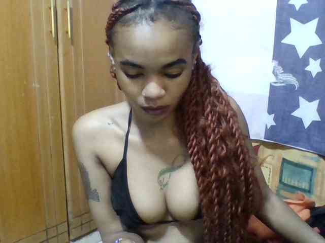 Prettie-brownskin webcam