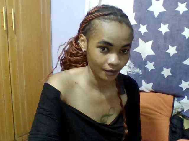 Prettie-brownskin webcam