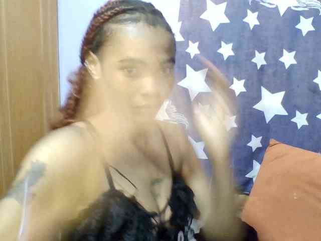 Prettie-brownskin webcam
