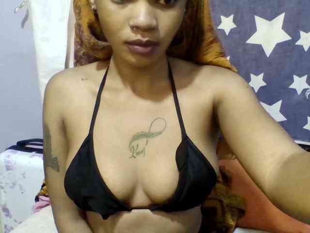 Prettie-brownskin webcam