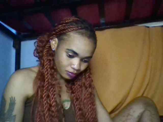 Prettie-brownskin webcam