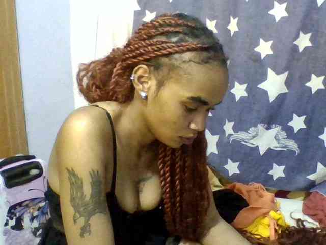 Prettie-brownskin webcam