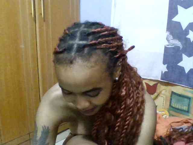 Prettie-brownskin webcam