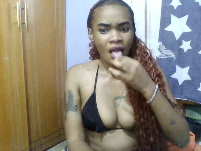Prettie-brownskin webcam