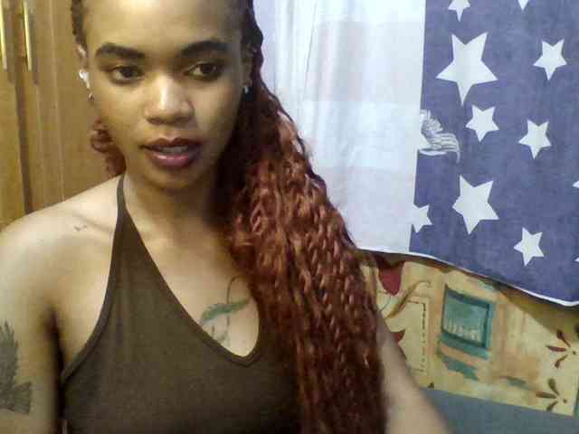 Prettie-brownskin webcam