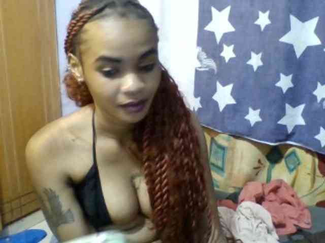 Prettie-brownskin webcam