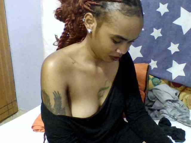 Prettie-brownskin webcam