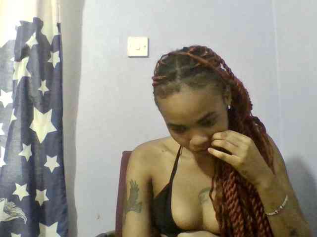 Prettie-brownskin webcam