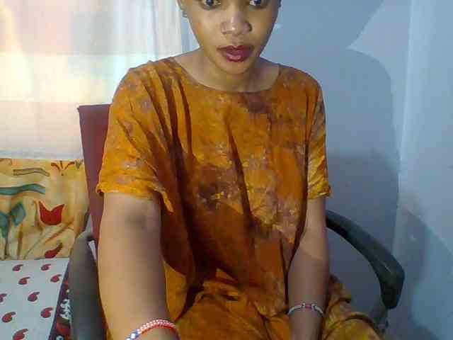 Prettie-brownskin webcam