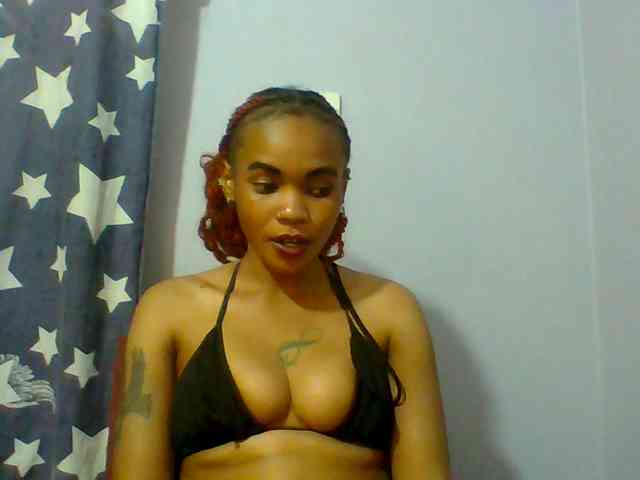 Prettie-brownskin webcam