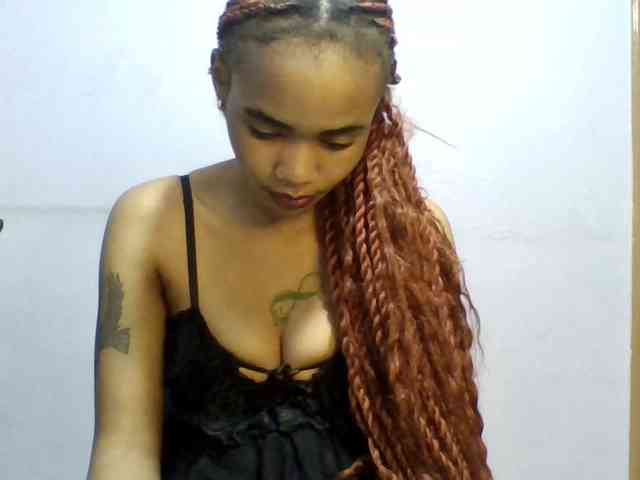 Prettie-brownskin webcam