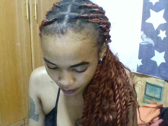 Prettie-brownskin webcam