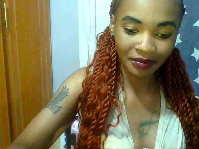 Prettie-brownskin webcam