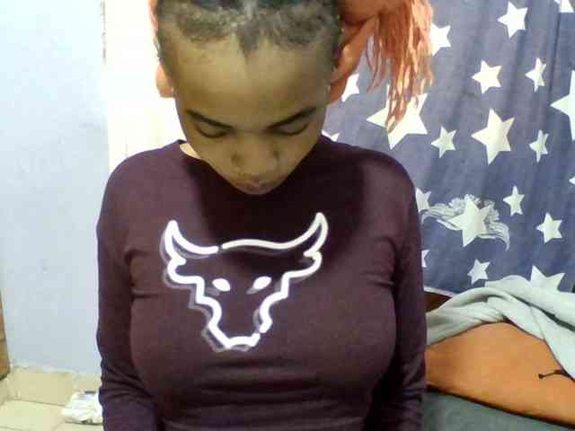 Prettie-brownskin webcam