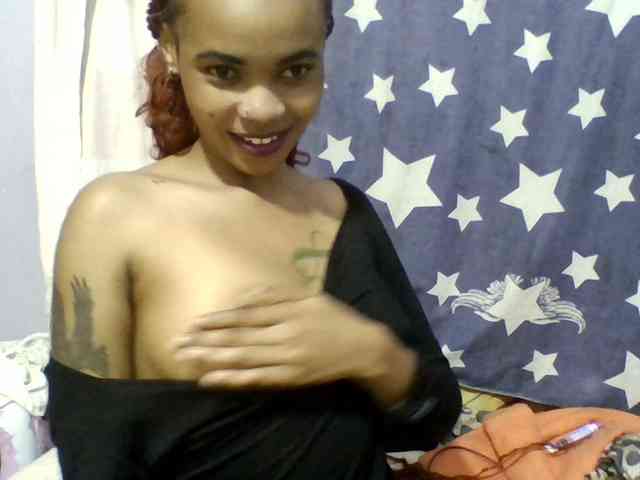 Prettie-brownskin webcam