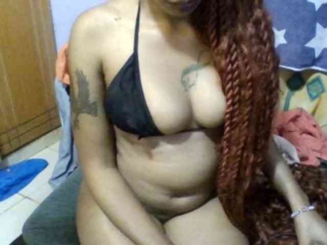 Prettie-brownskin webcam