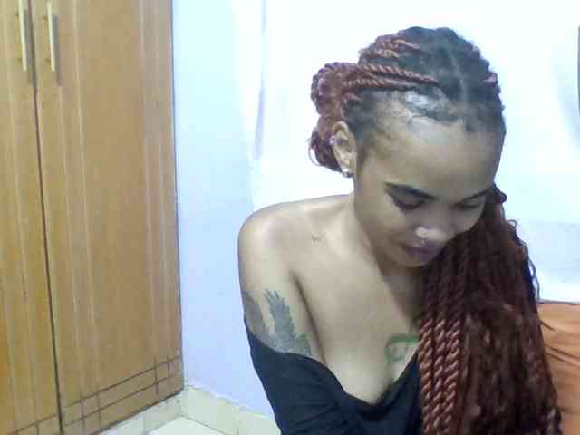 Prettie-brownskin webcam
