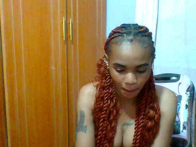 Prettie-brownskin webcam