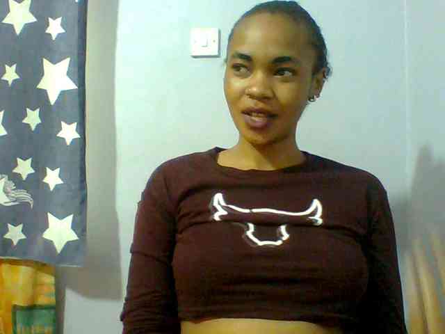 Prettie-brownskin webcam