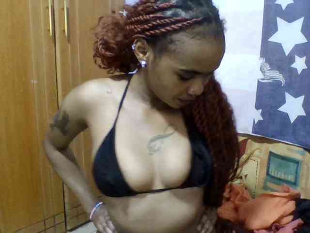 Prettie-brownskin webcam