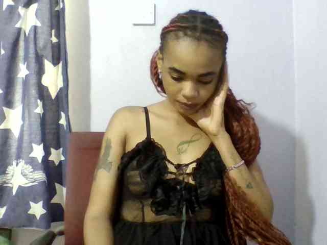 Prettie-brownskin webcam