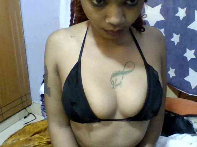 Prettie-brownskin webcam