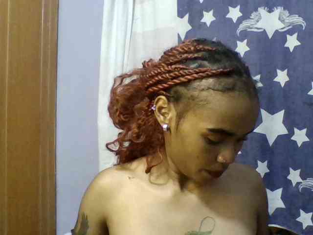 Prettie-brownskin webcam