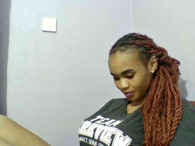 Prettie-brownskin webcam