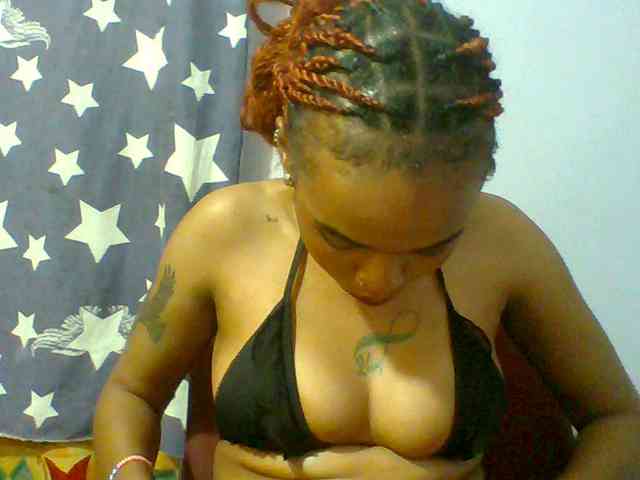 Prettie-brownskin webcam