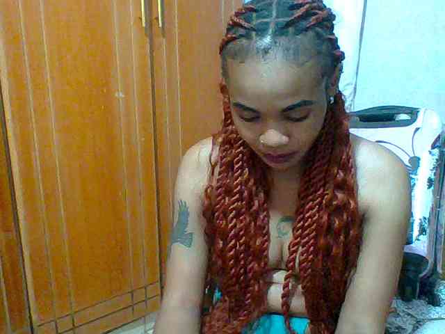 Prettie-brownskin webcam