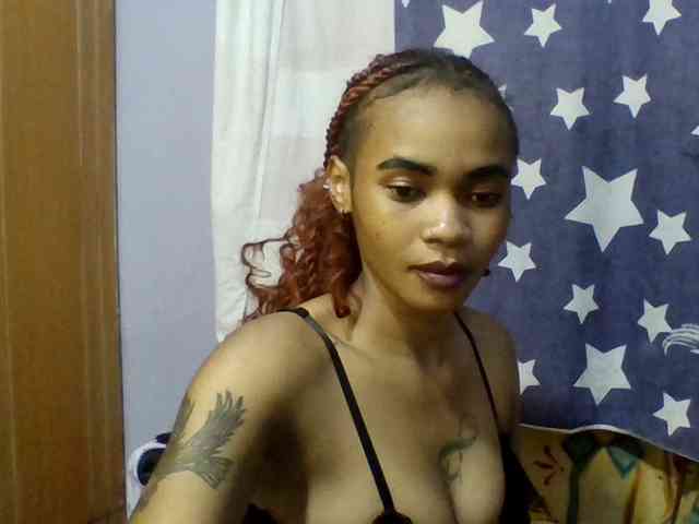 Prettie-brownskin webcam