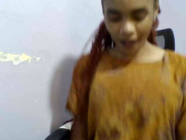 Prettie-brownskin webcam