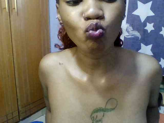 Prettie-brownskin webcam