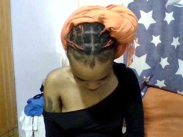 Prettie-brownskin webcam