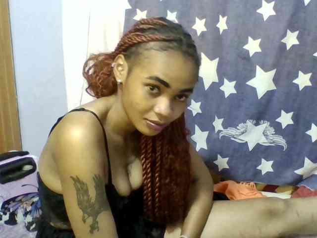 Prettie-brownskin webcam