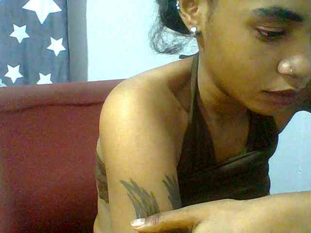 Prettie-brownskin webcam