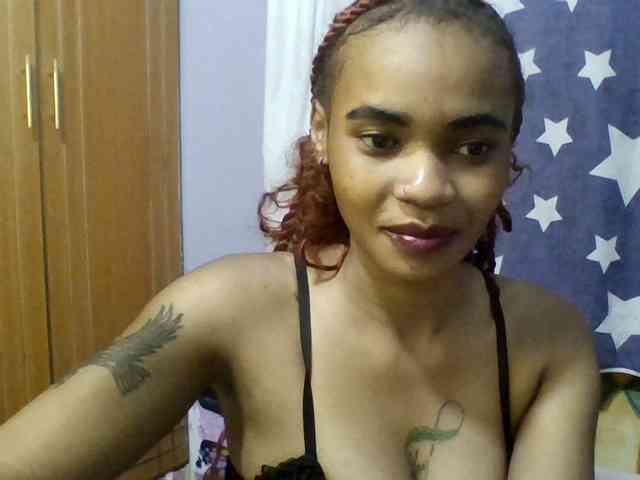 Prettie-brownskin webcam