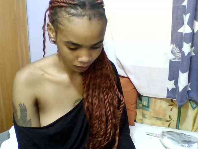 Prettie-brownskin webcam