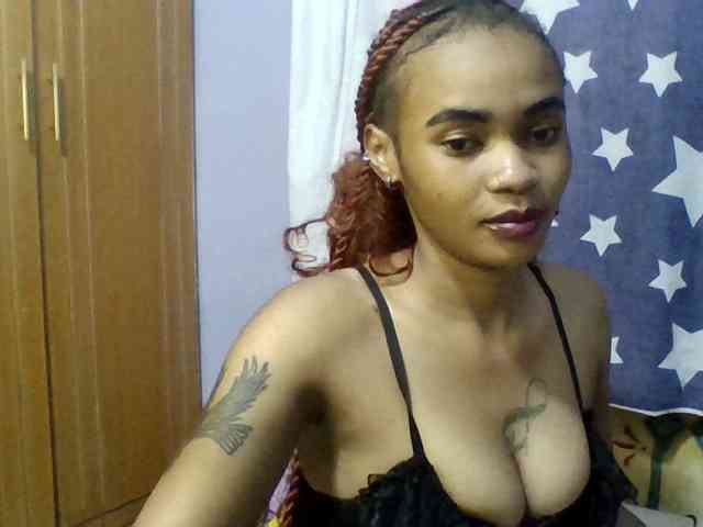 Prettie-brownskin webcam