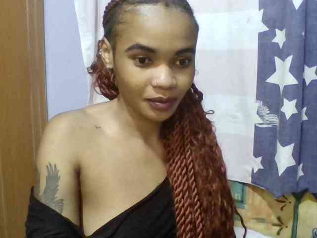 Prettie-brownskin webcam