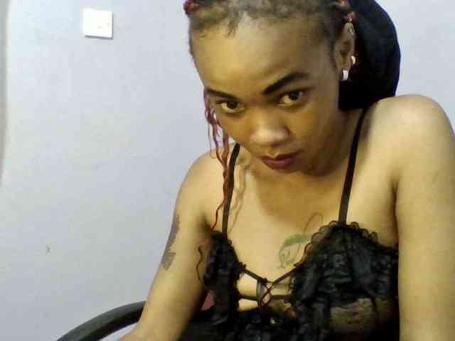 Prettie-brownskin webcam