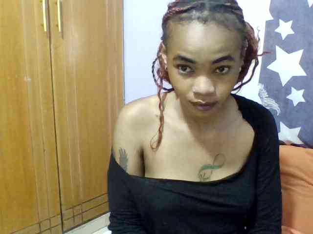 Prettie-brownskin webcam