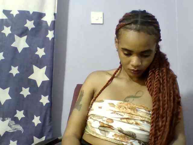 Prettie-brownskin webcam