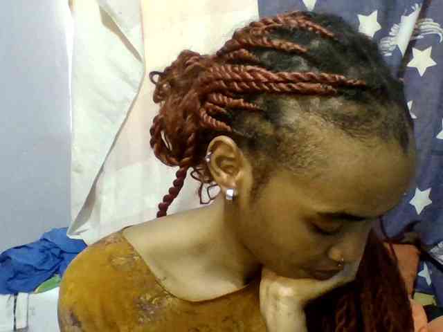 Prettie-brownskin webcam
