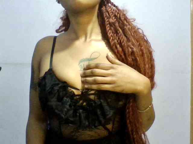 Prettie-brownskin webcam