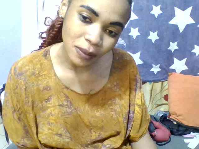 Prettie-brownskin webcam