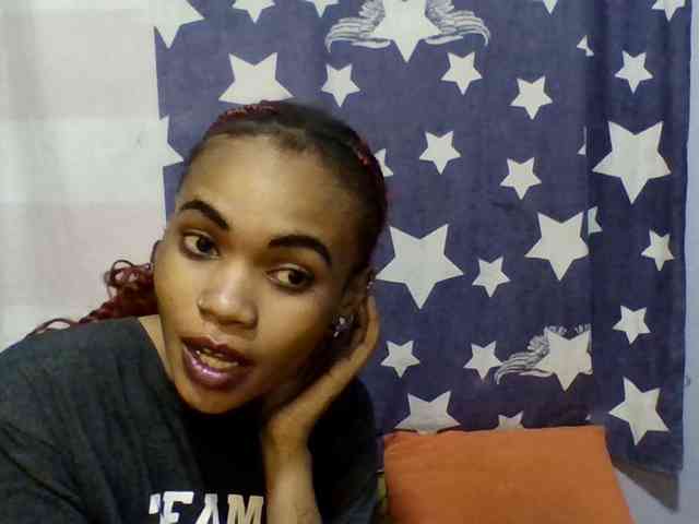 Prettie-brownskin webcam