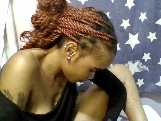 Prettie-brownskin webcam