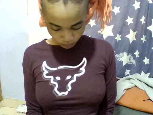 Prettie-brownskin webcam