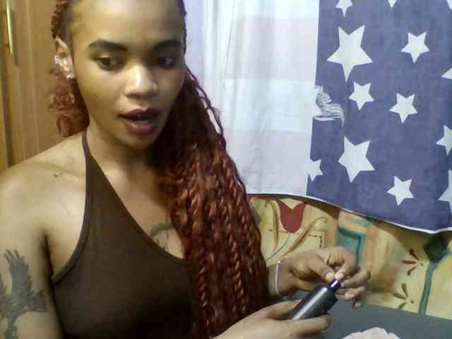 Prettie-brownskin webcam